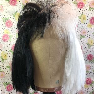 Cruella DeVille wig!!  Size 24